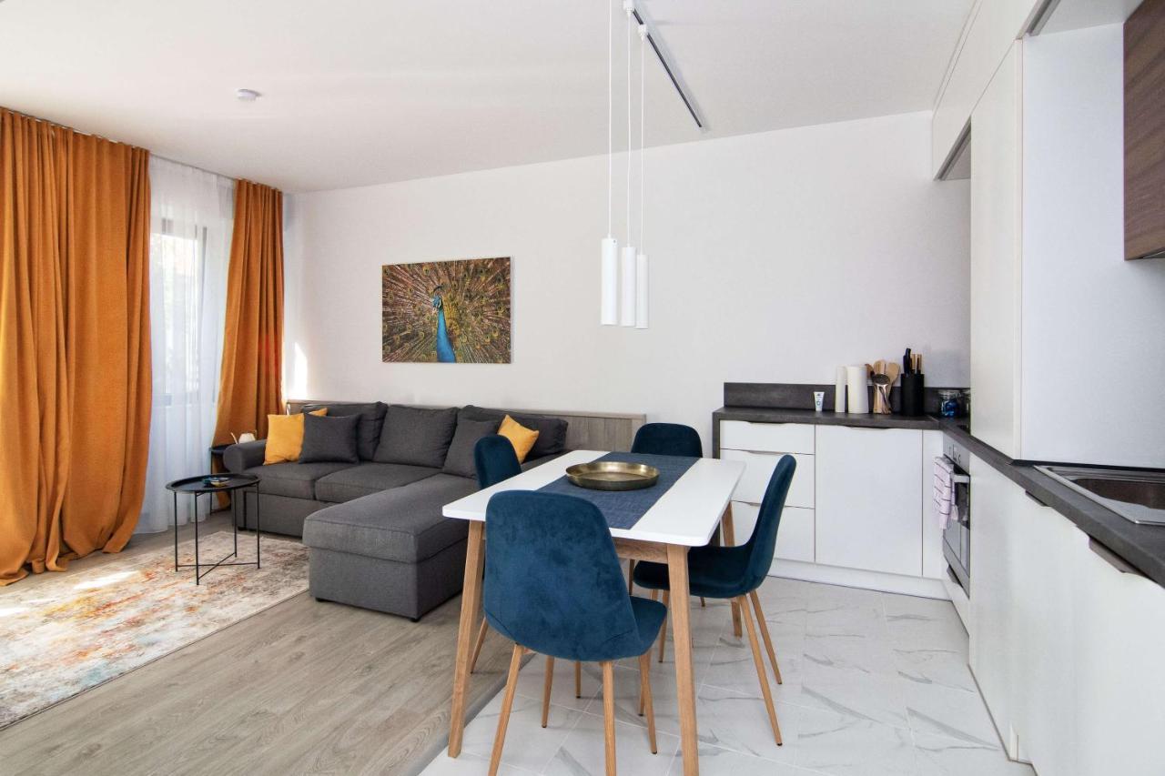 Luxury City Center Two Bedroom Apartment Close To Beach Varna Exterior foto