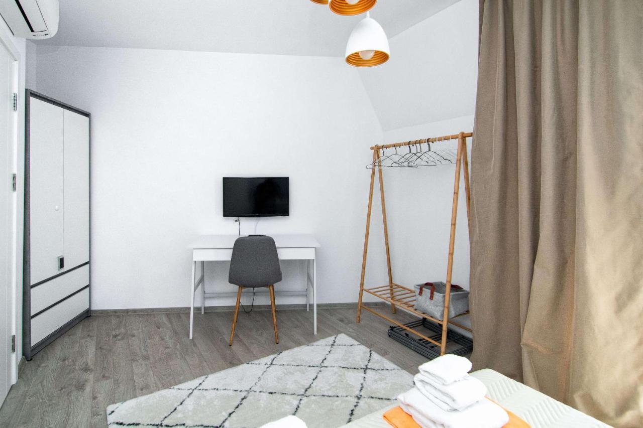 Luxury City Center Two Bedroom Apartment Close To Beach Varna Exterior foto