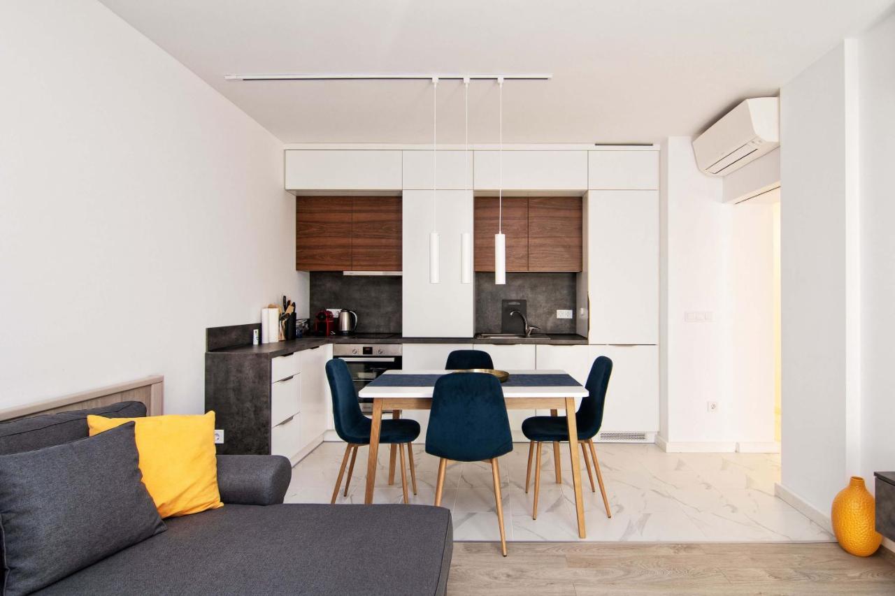 Luxury City Center Two Bedroom Apartment Close To Beach Varna Exterior foto